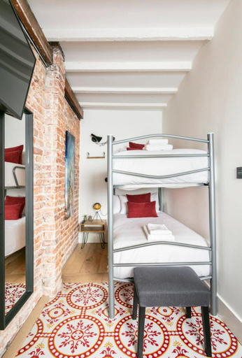 Others 3, Good Vibe Rooms, Vizcaya