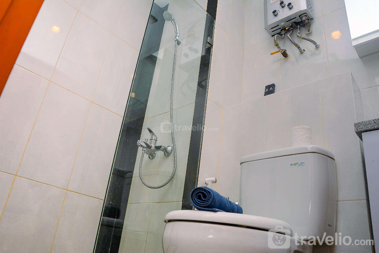 Bedroom 4, Elegant 1BR at Grand Kamala Lagoon Apt By Travelio, Bekasi