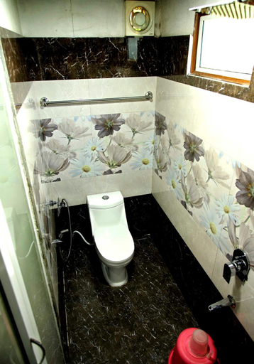 Bathroom 3, The Wayside Farm Cottage Munnar, Idukki