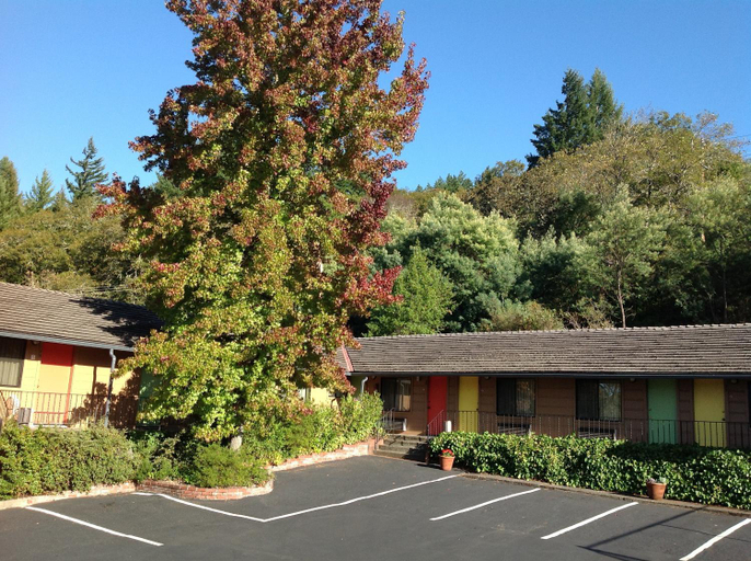 Others 2, Humboldt Redwoods Inn, Humboldt