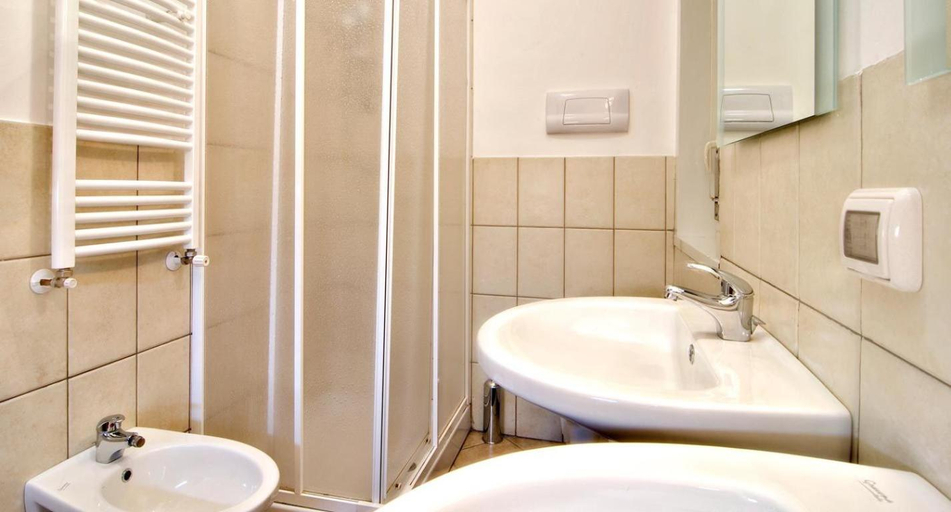Bathroom 3, Hotel Marconi, Enna