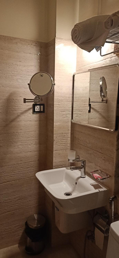 Bathroom 2, BANALARI PINE INN, East Khasi Hills