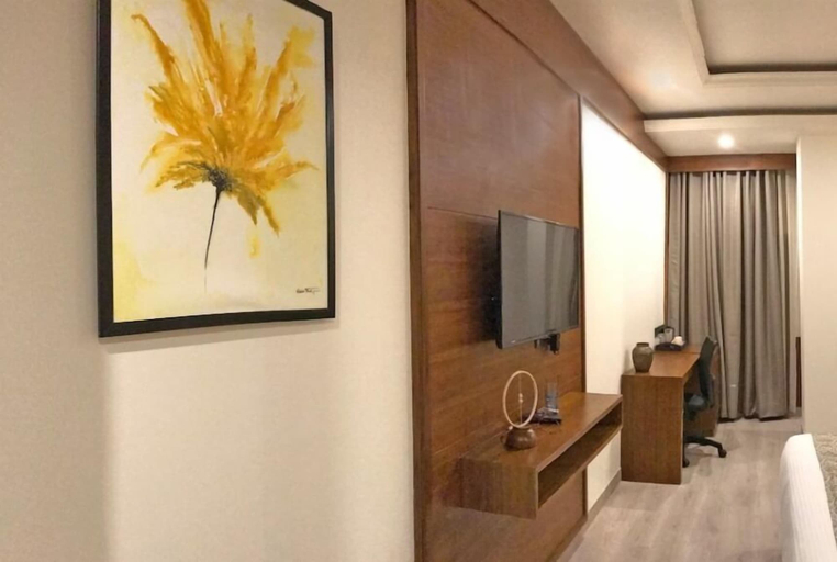 Others 5, Hotel ELM, Panchkula