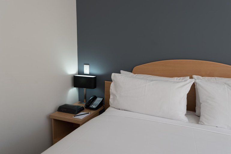 Bedroom 18