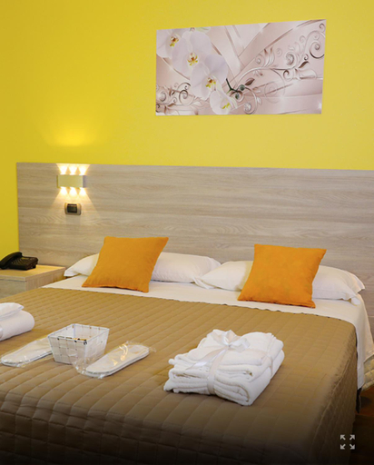 Others 5, Policlinico Happy Home, Messina