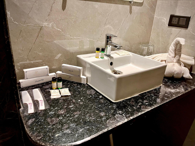 Bathroom 3, Hotel Lata Continental, Kanpur Nagar