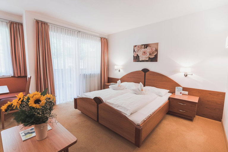 Bedroom 3, Hotel am Sonneck, Bolzano