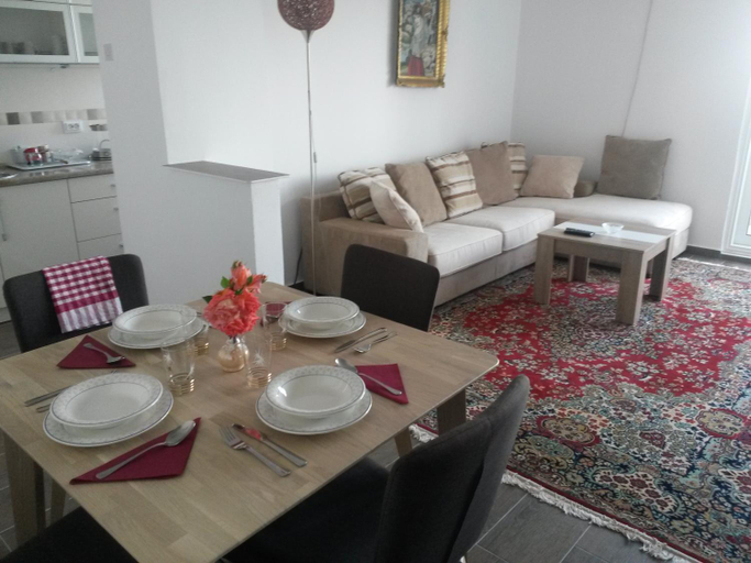 Others 5, Apartment Ralf