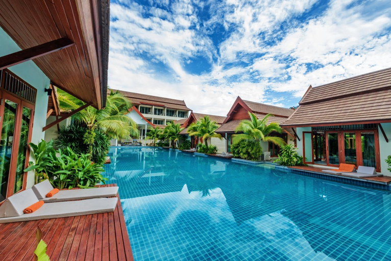 Swimming Pool 23