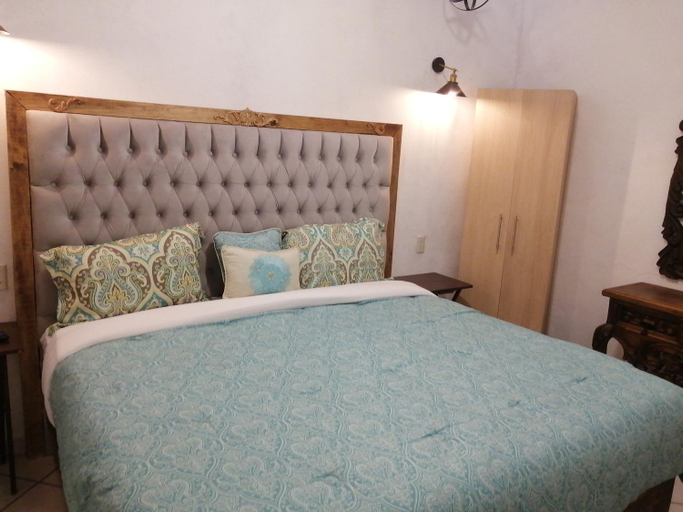 Others 5, Villas del Sol, Ezequiel Montes