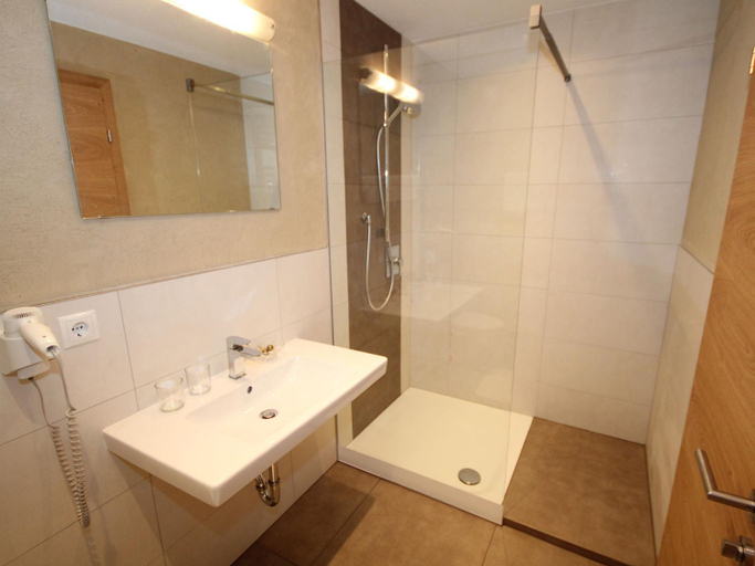 Bathroom 3, Apart Gletscherblick, Landeck