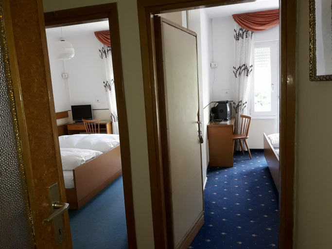 Bedroom, Hotel Lux, Bolzano