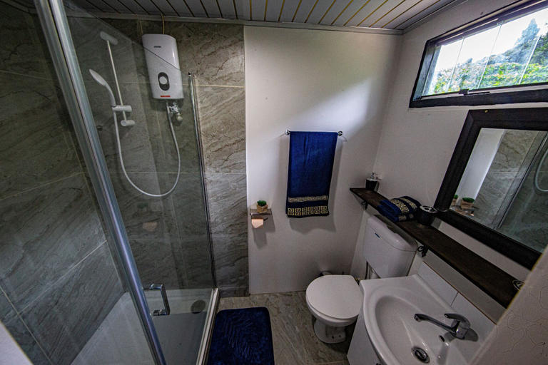 Bathroom 4, Maui Creek Bures, Nadroga/Navosa