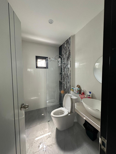 Bathroom, Home Tarin, Muang Buri Ram