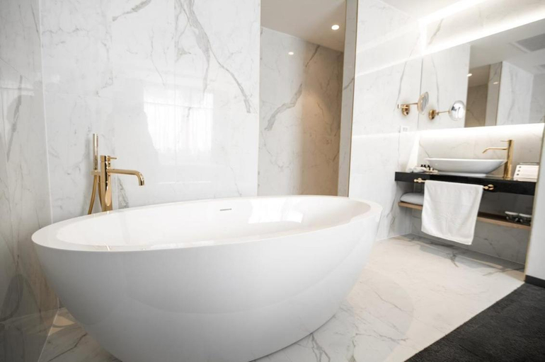 Bathroom 4, Elegans Hotel Brdo, Kranj
