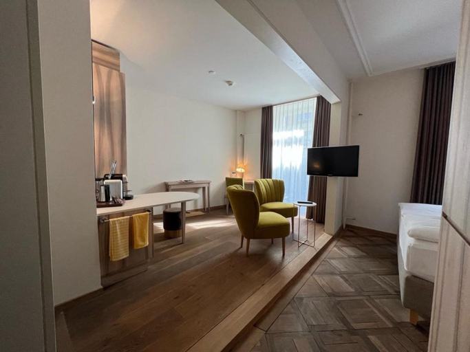 Bedroom 6