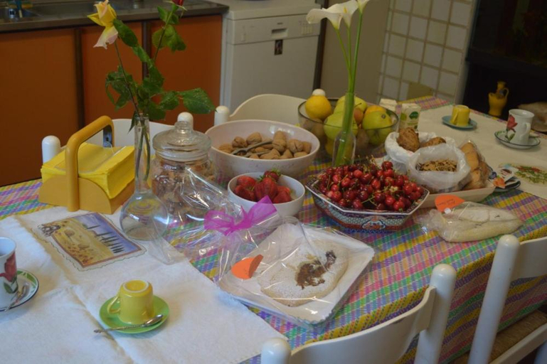 Food & Drinks