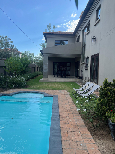 Sport & Beauty, Fourways Luxury 5-Bed Home, City of Johannesburg