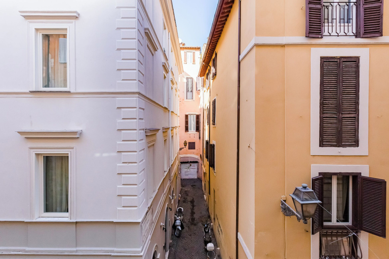 Exterior & Views 2, Historical Apartment near Piazza Navona, Roma