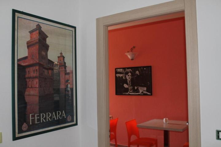 Others 2, L'Oro della Citta, Ferrara