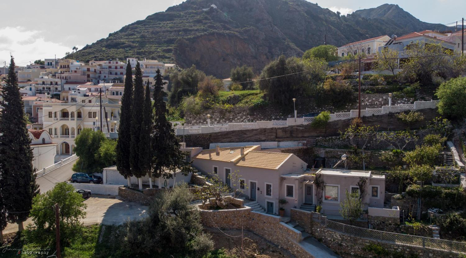 Exterior view 2, Casa Metropolis, South Aegean