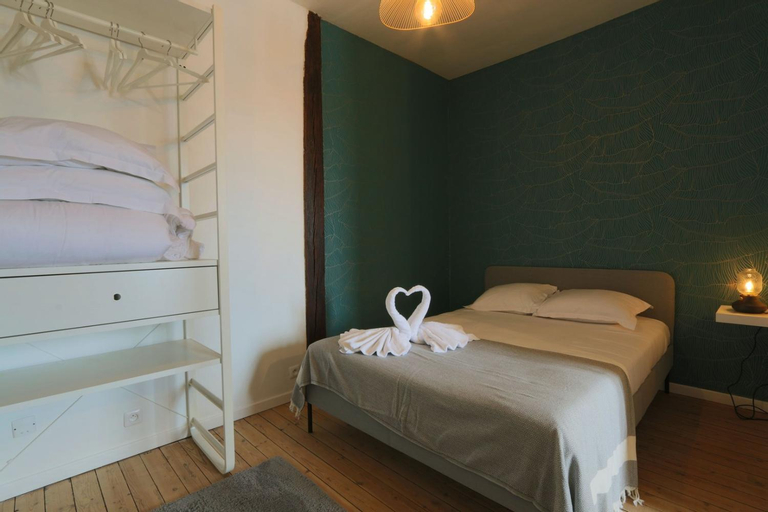 Bedroom 1, Let's take a walk in the woods, Indre-et-Loire