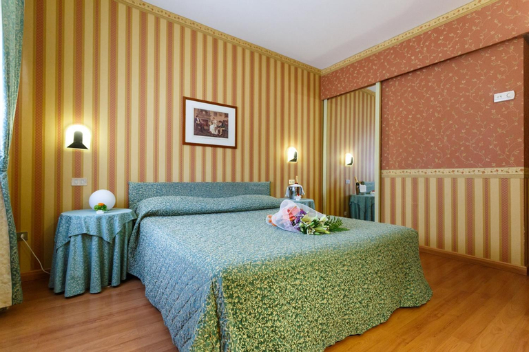 Bedroom 12