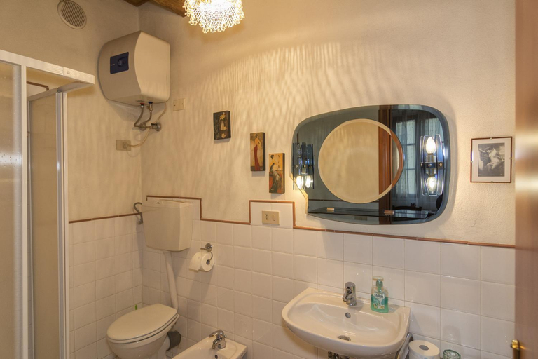 Bathroom 3, Due Borghi Guest House, Pisa