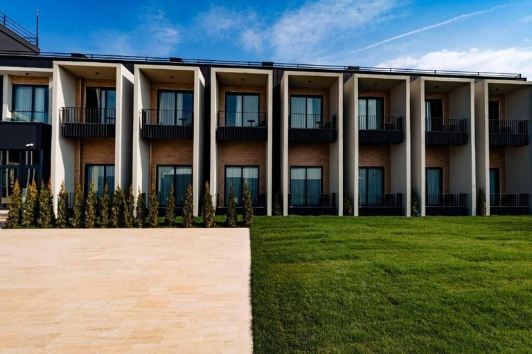Exterior & Views 2, HOTEL BONVIE, Merkez