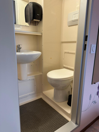 Bathroom 3, Du cote de chez Sam, Allier