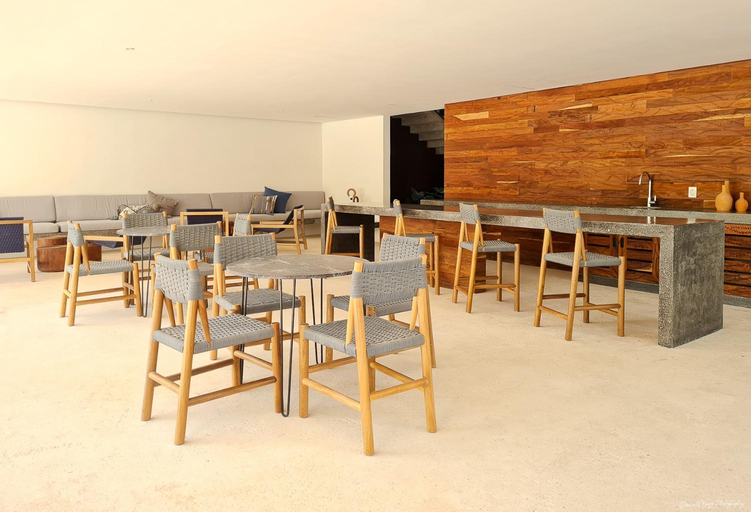 Food & Drinks 5, IIK Tulum by Groovy Stays- A Hip Condo-Hotel with WIFI, Rooftop, Pool, Sleeps 6, Cozumel
