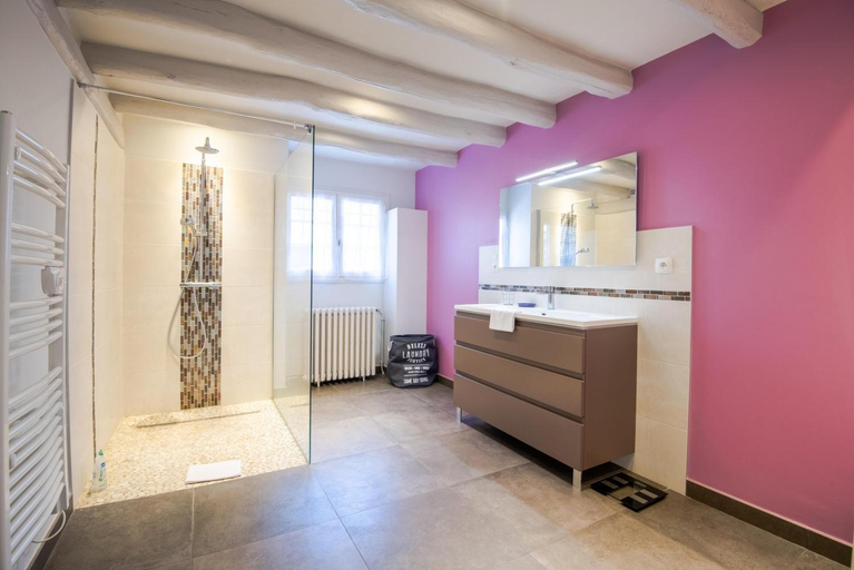 Bathroom 4, Longere classee 4 etoiles - piscine – Ambillou, Indre-et-Loire