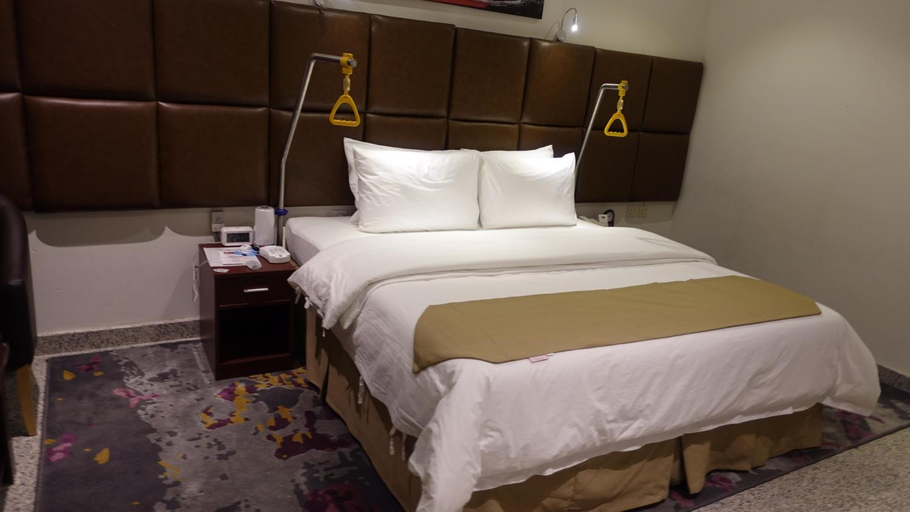 Bedroom 2, Al Jaad Kudai Hotel, Makkah