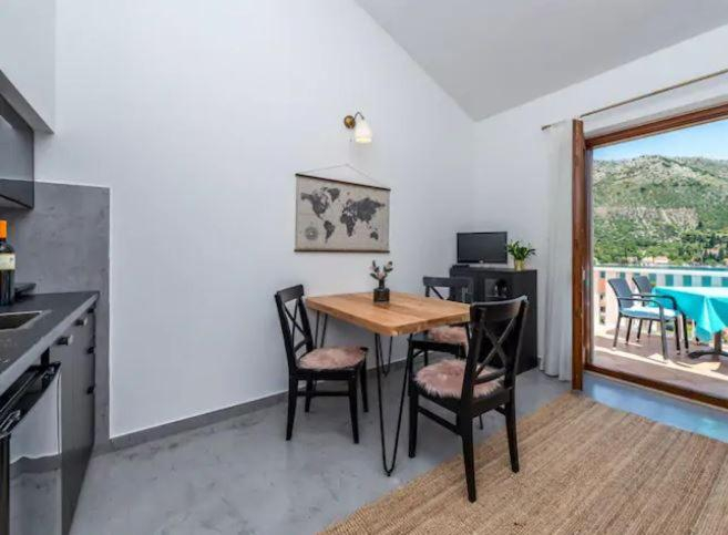 Facilities 4, Couple getaway apartments, Pojezerje