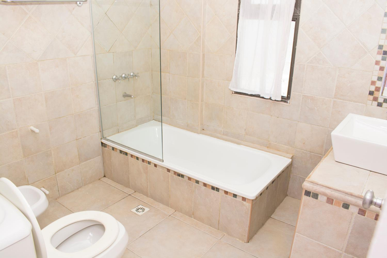 Bathroom 4, Hotel Golf Internacional, La Costa