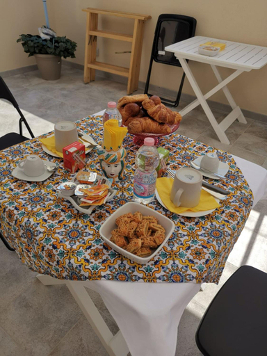 Food & Drinks 4, La luce di Ambra, Messina
