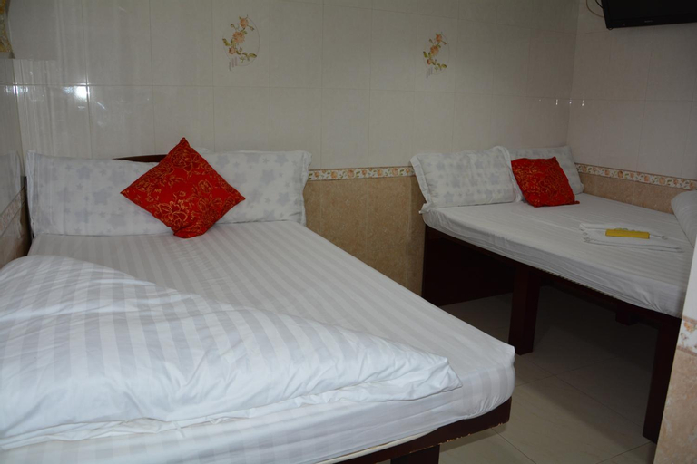 Bedroom 13