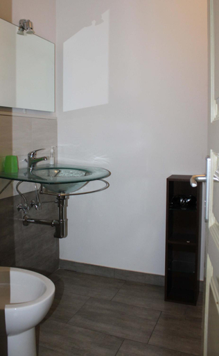 Bathroom 2, i 2 puttini, Catania