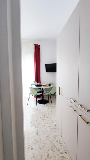 Bedroom 4, I sogni della regina, Napoli