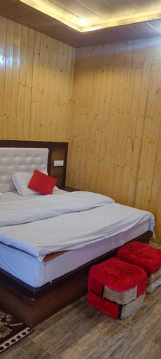Bedroom 5, Pine Palace Homestay, Chamoli
