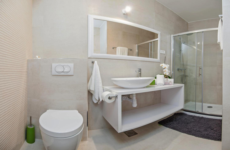 Bathroom 2, Apartments Deja Views - Znjan beach, Split