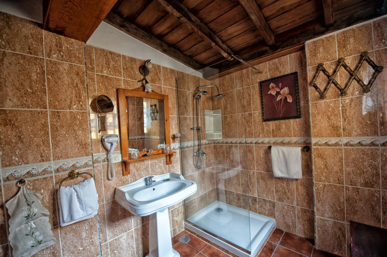 Bathroom 5, Hotel Rural Senderos de Abona, Santa Cruz de Tenerife