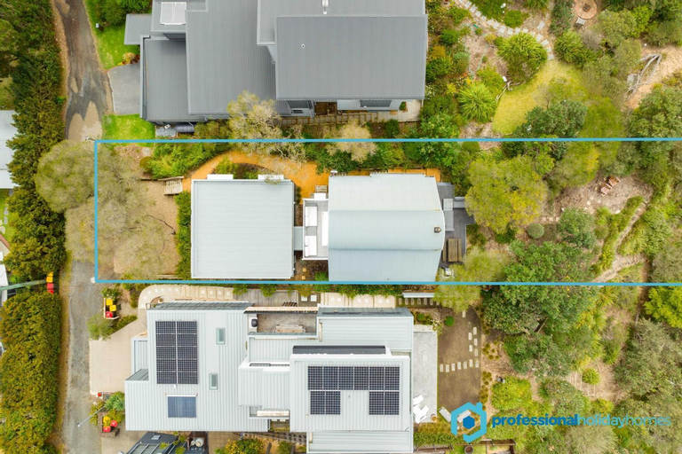 Ocean Dunes - Absolute Beachfront with Fireplace, Shoalhaven - Pt B