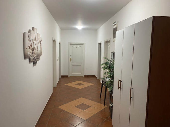 Exterior view 2, Rooms Jajinci, Belgrade