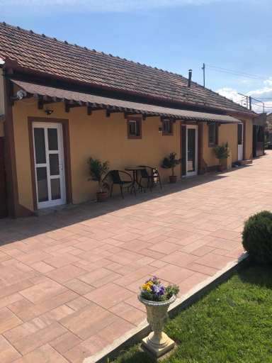Others 4, Casa Alexia, Hateg