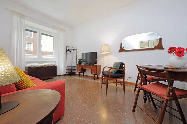 Others 4, YCH Riboty house al Vaticano, Roma