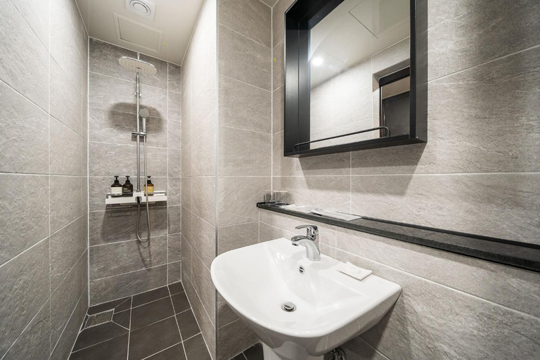 Bathroom 25