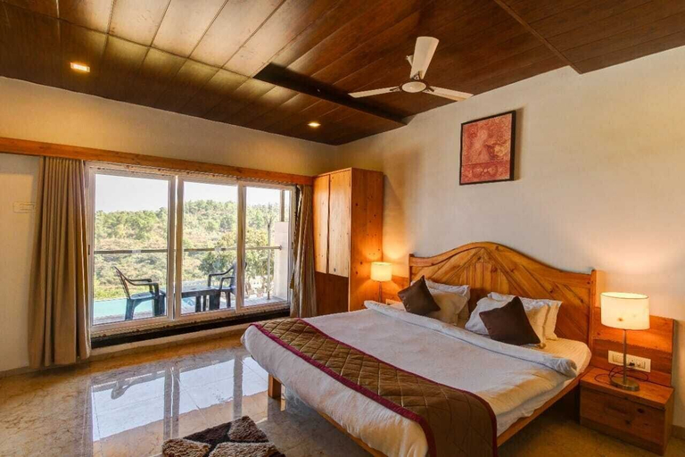 Bedroom 1, Royal Resort, Satara
