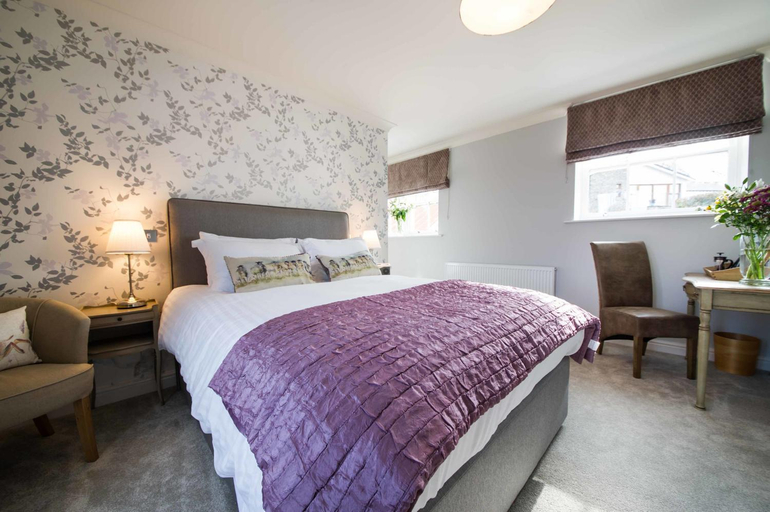 Bedroom 2, The Hare and Hounds, Levens, Cumbria