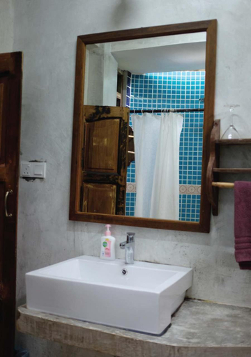 Bathroom 13